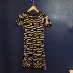 Art Deco print short sleeved knit dress